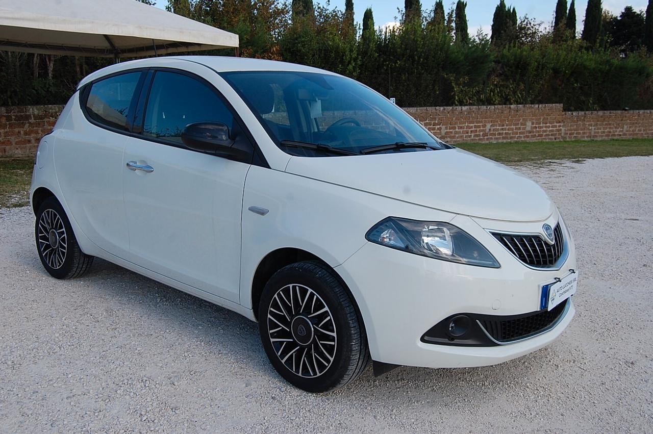 Lancia Ypsilon 1.0 FireFly 5 porte S&S Hybrid Platino