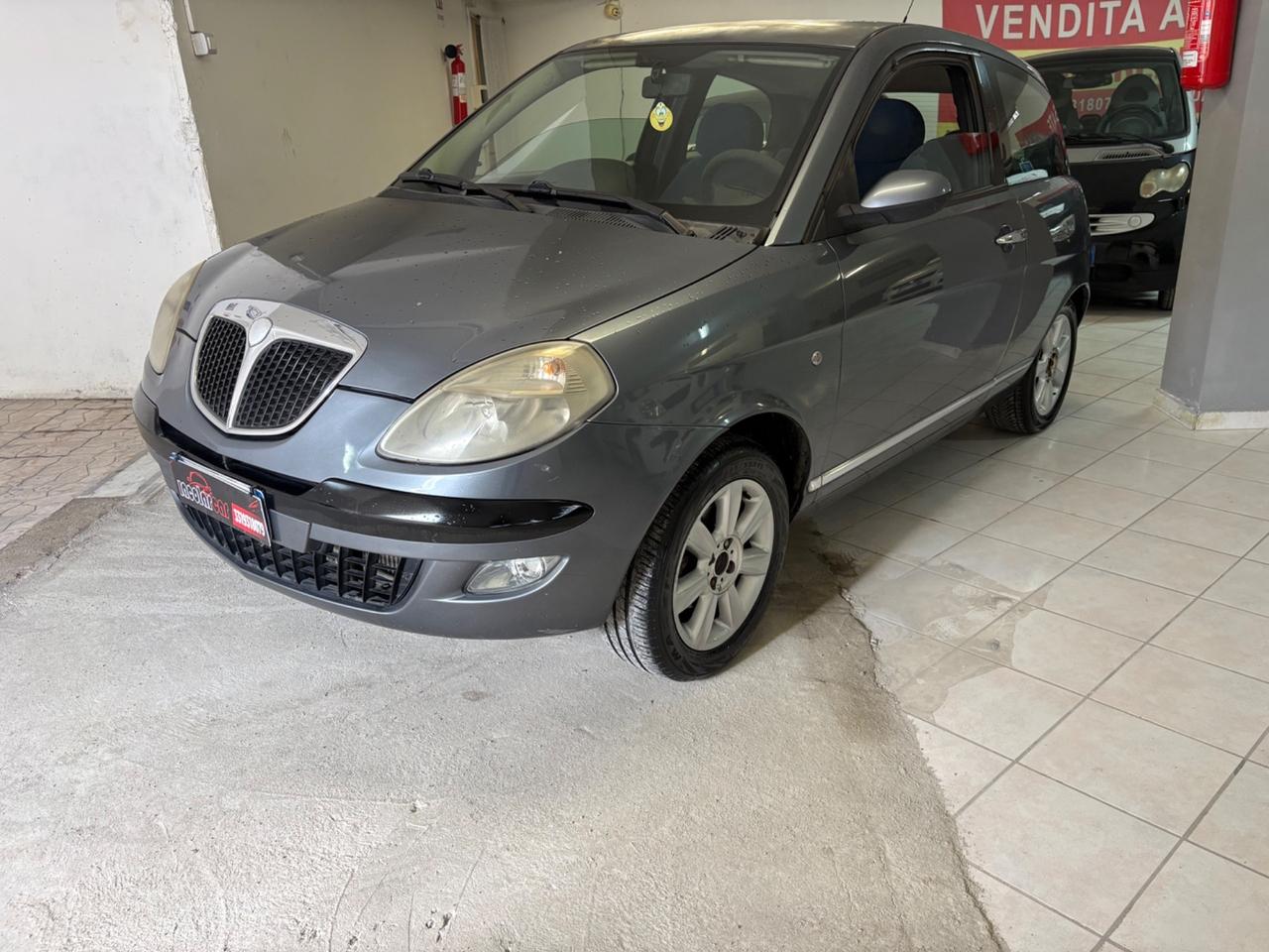 Lancia Ypsilon 1.3 MJT 75 CV Platino