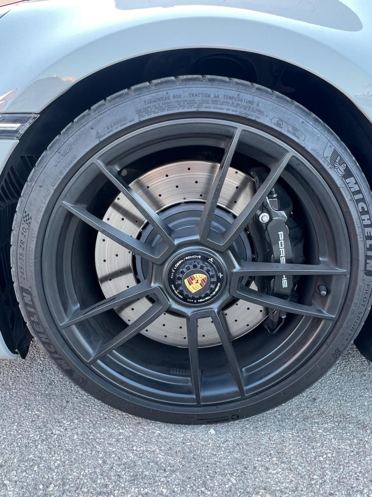 Porsche 992 Carrera 4 GTS possibilità noleggio no scoring