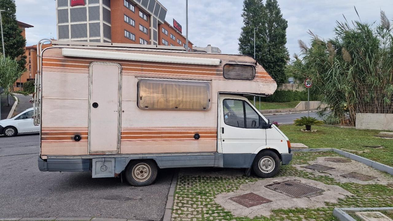 Camper Ford Transit 2.5 diesel