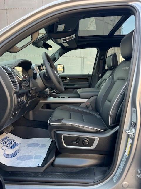 Dodge RAM Laramie Night Edition