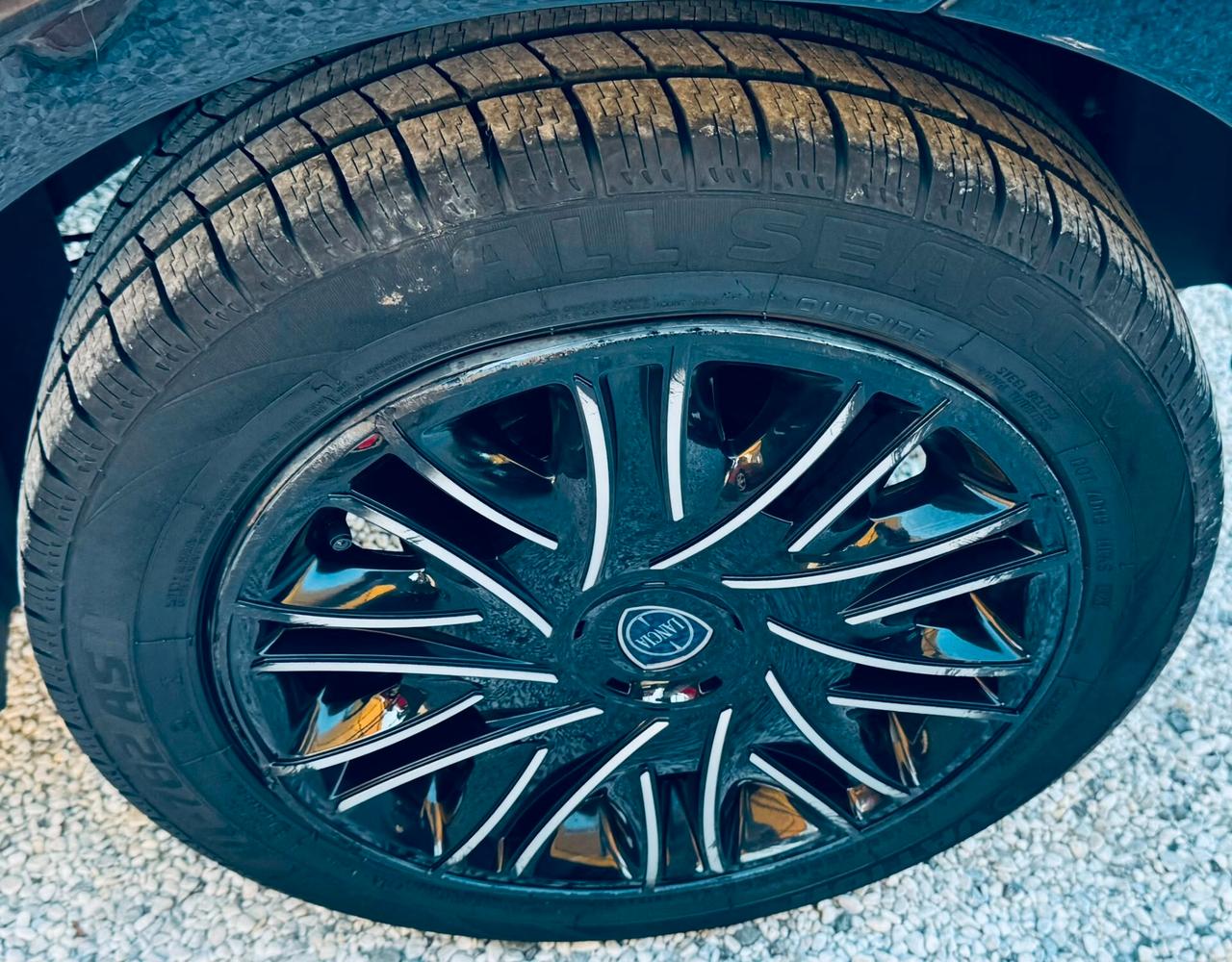 Lancia Ypsilon 1.2 69 CV 5 porte S&S Platinum