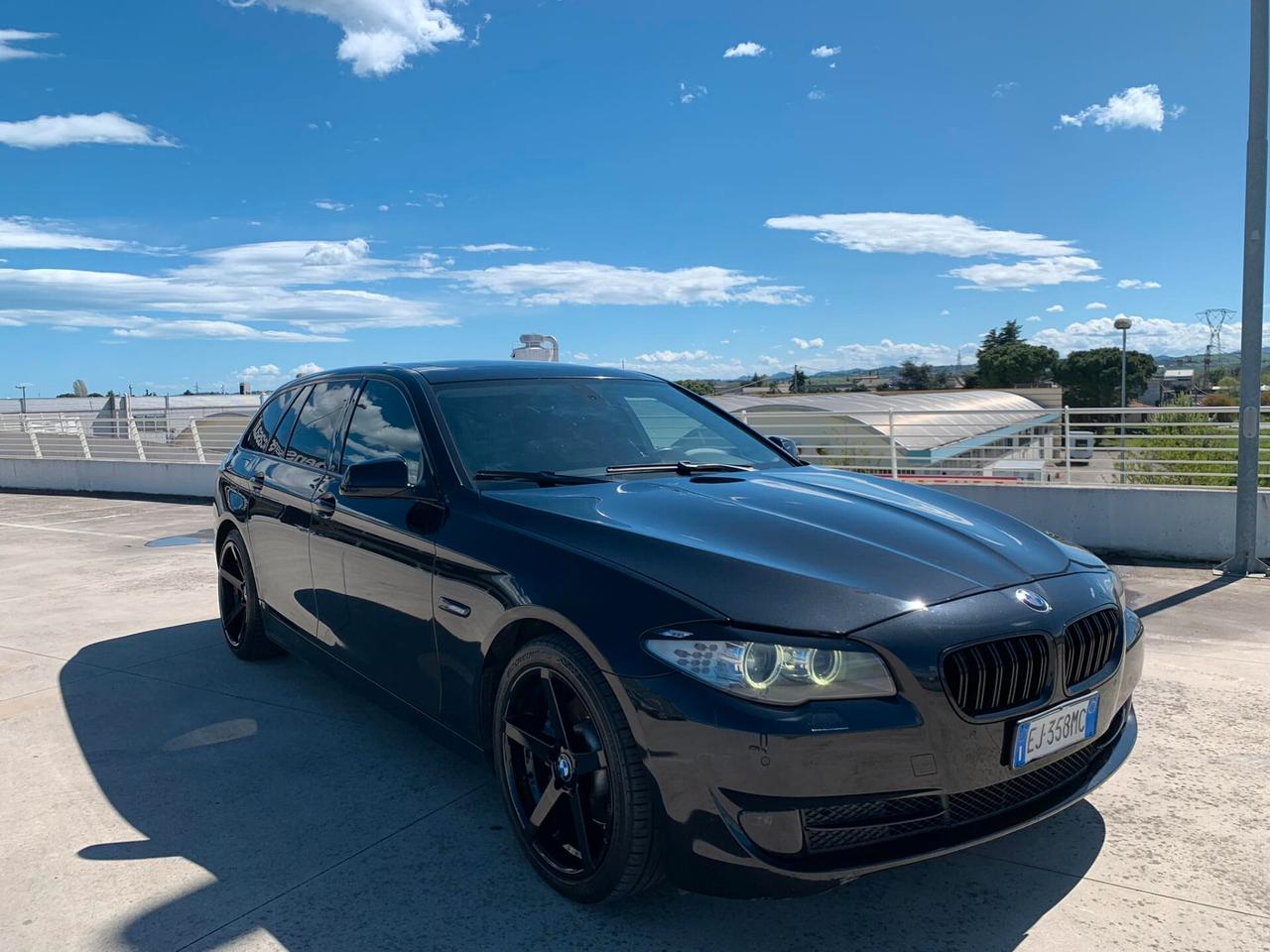 BMW 520D / PANORAMICO / AUTOMATICO/ AMBIENT LIGHT