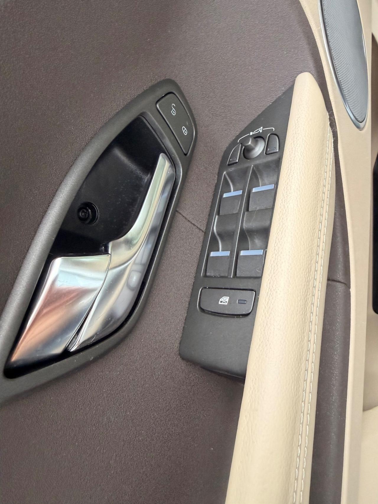 Land Rover Range Evoque 2.2 TD4 5p. Prestige 150.000 KM