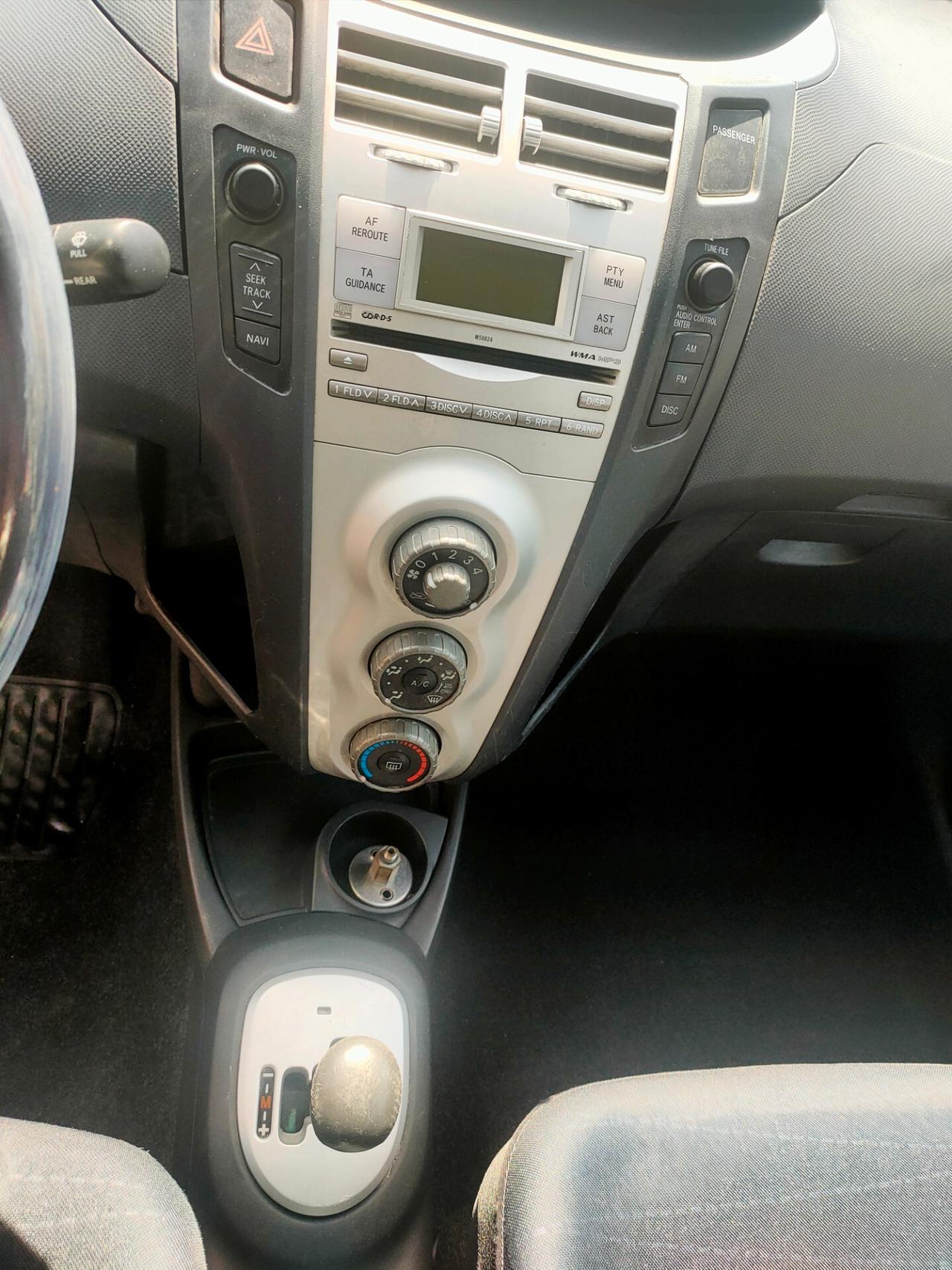Toyota Yaris 1.3 3 porte M-MT Navi GPL