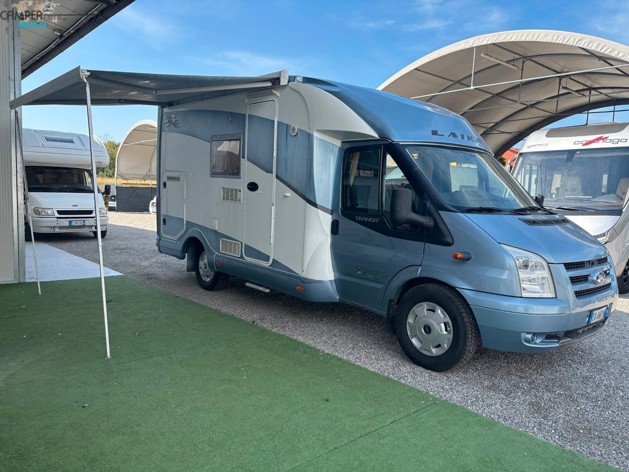 LAIKA X 595 C VAN - Semintegrale con letto matrimoniale in coda e garage (volume interno 68x103 )