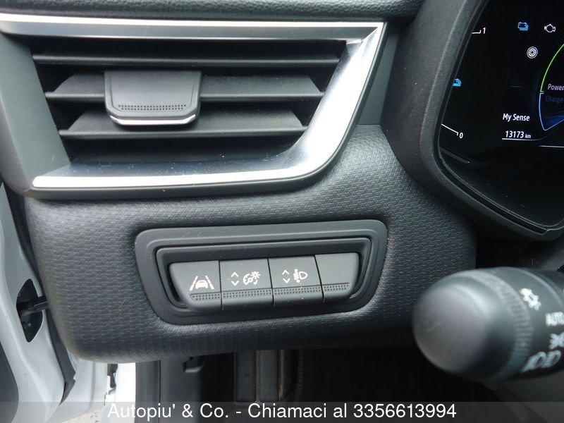 Renault Clio Full Hybrid 140 cv NEOPATENTATI