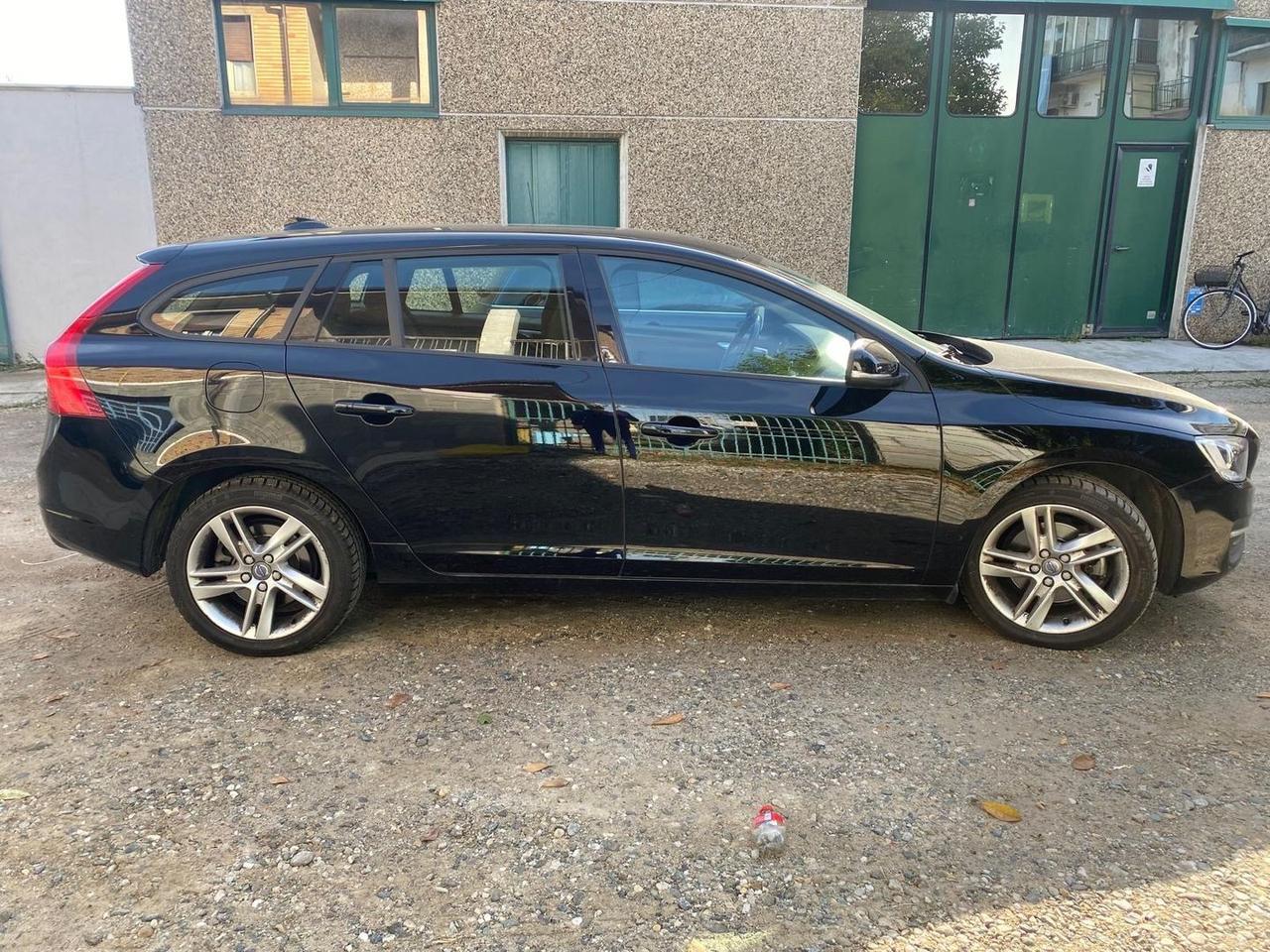 Volvo V60 Kinetic 2.0 D2 #7478