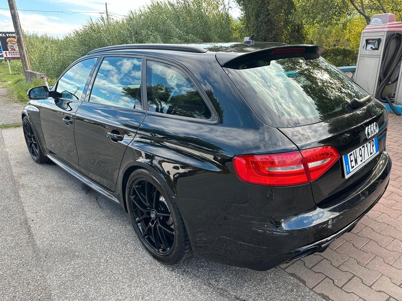 Audi A4 RS 4 Avant 4.2 V8 FSI quattro S tronic