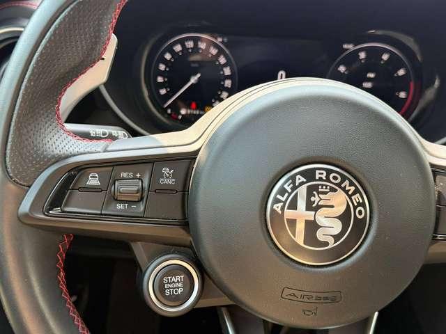 Alfa Romeo Giulia 2.0 t Competizione Q4 280cv autom. TELECAMERA/HARMANKARDON/FULL LED/CARPLAY/SEDILI RISCALDATI - Prom