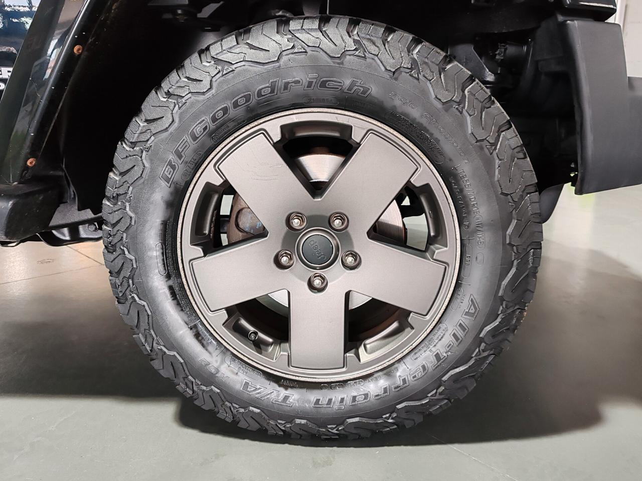 Jeep Wrangler Unlimited 2.8 CRD DPF Sahara Auto