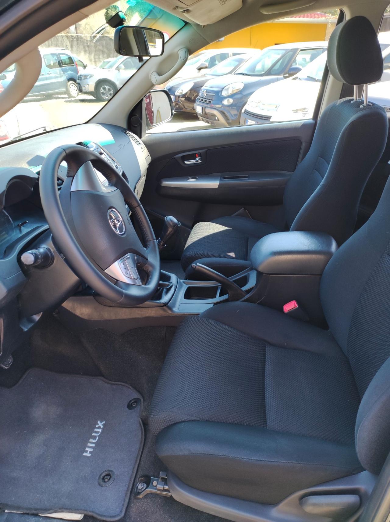 Toyota Hilux 2.5 Tdi Autocarro fatturabile