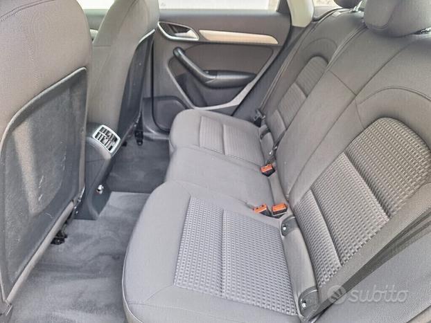 Audi Q3 2.0 TDI 120 CV Sport Navigatore Fari Led.