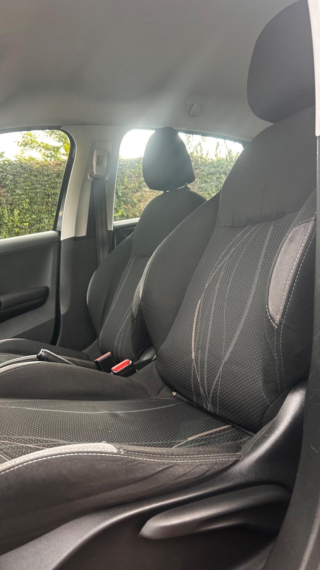 Peugeot 208 1.4 HDi 68 CV 5 porte Allure