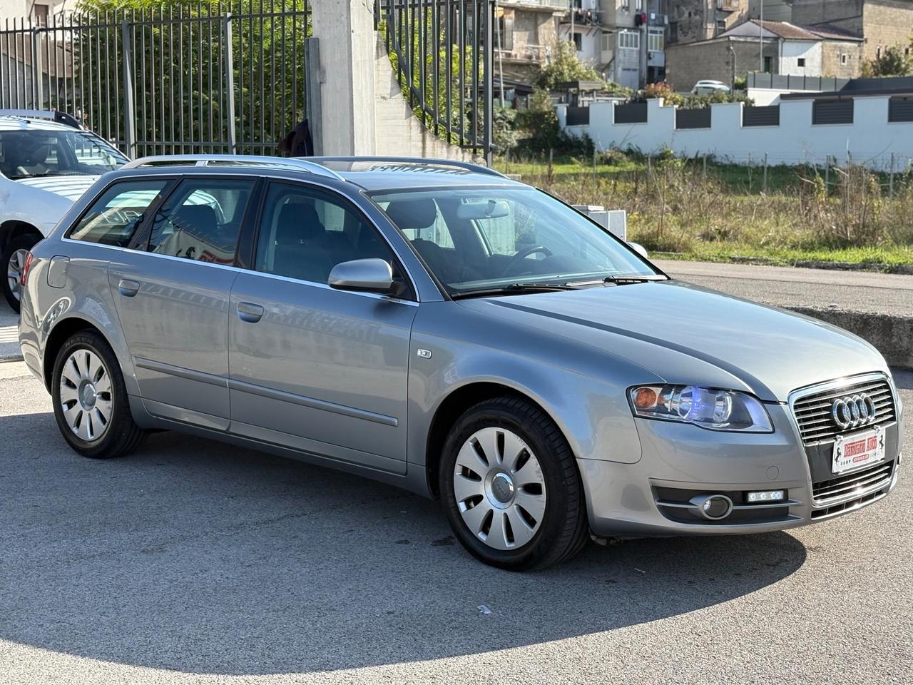 Audi A4 2.0 16V TDI Avant in Ordine