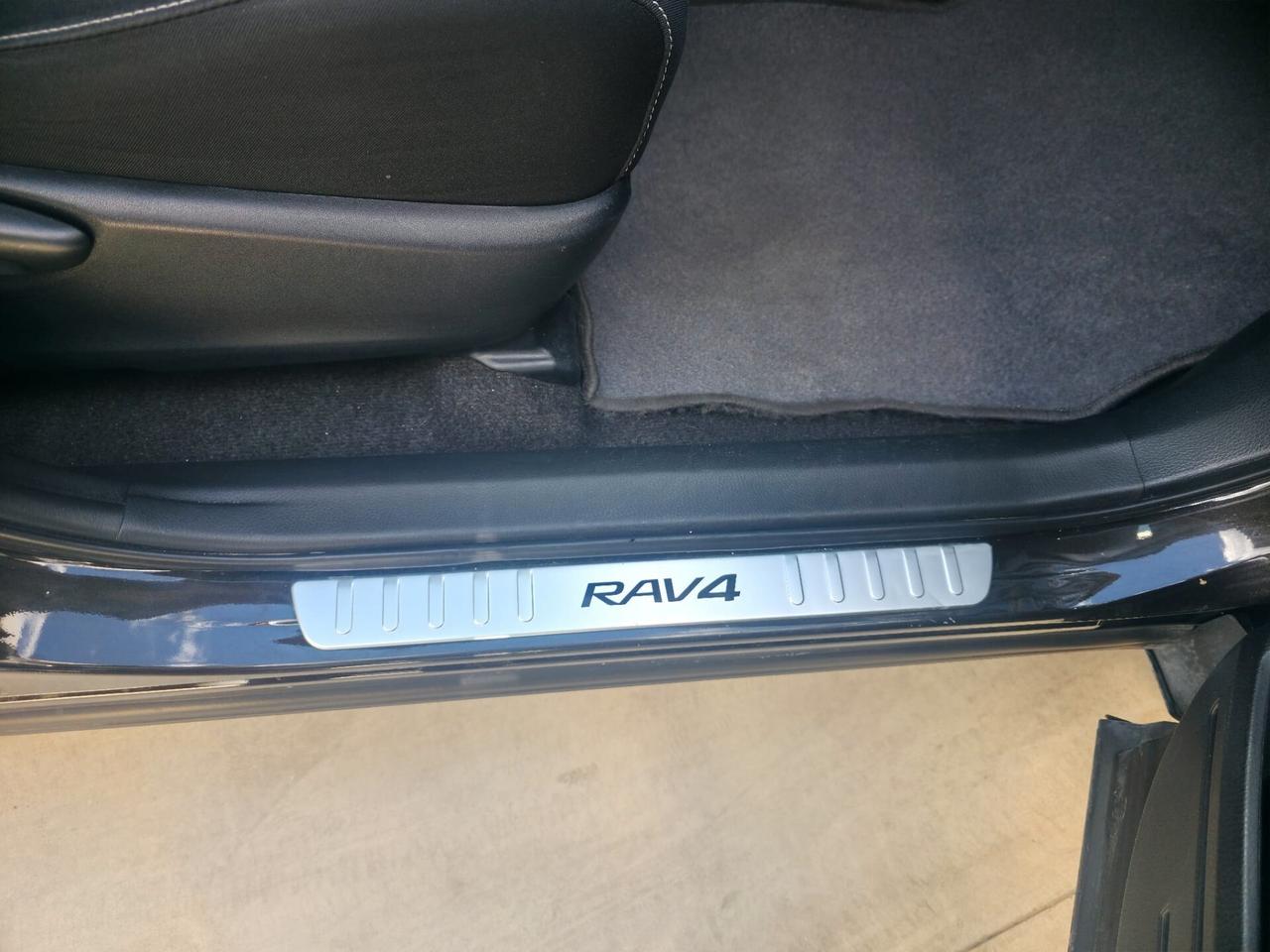 Toyota RAV 4 RAV4 2.0 D-4D 2WD Business