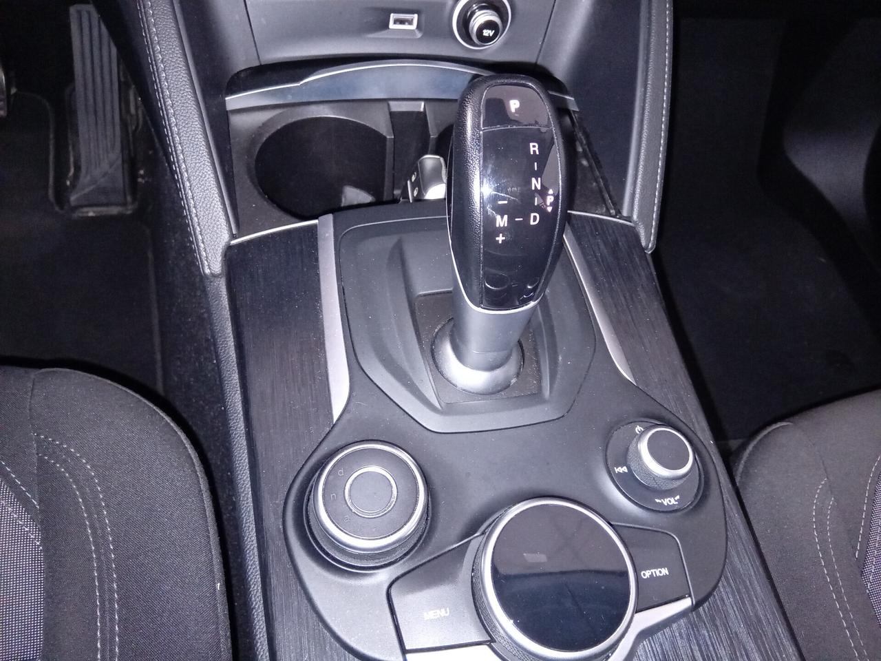Alfa Romeo Stelvio 2.2 Turbodiesel 190 CV AT8 RWD Business