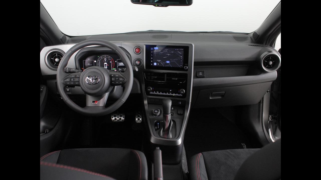 TOYOTA GR Yaris 1.6 AWD Circuit AT MY24