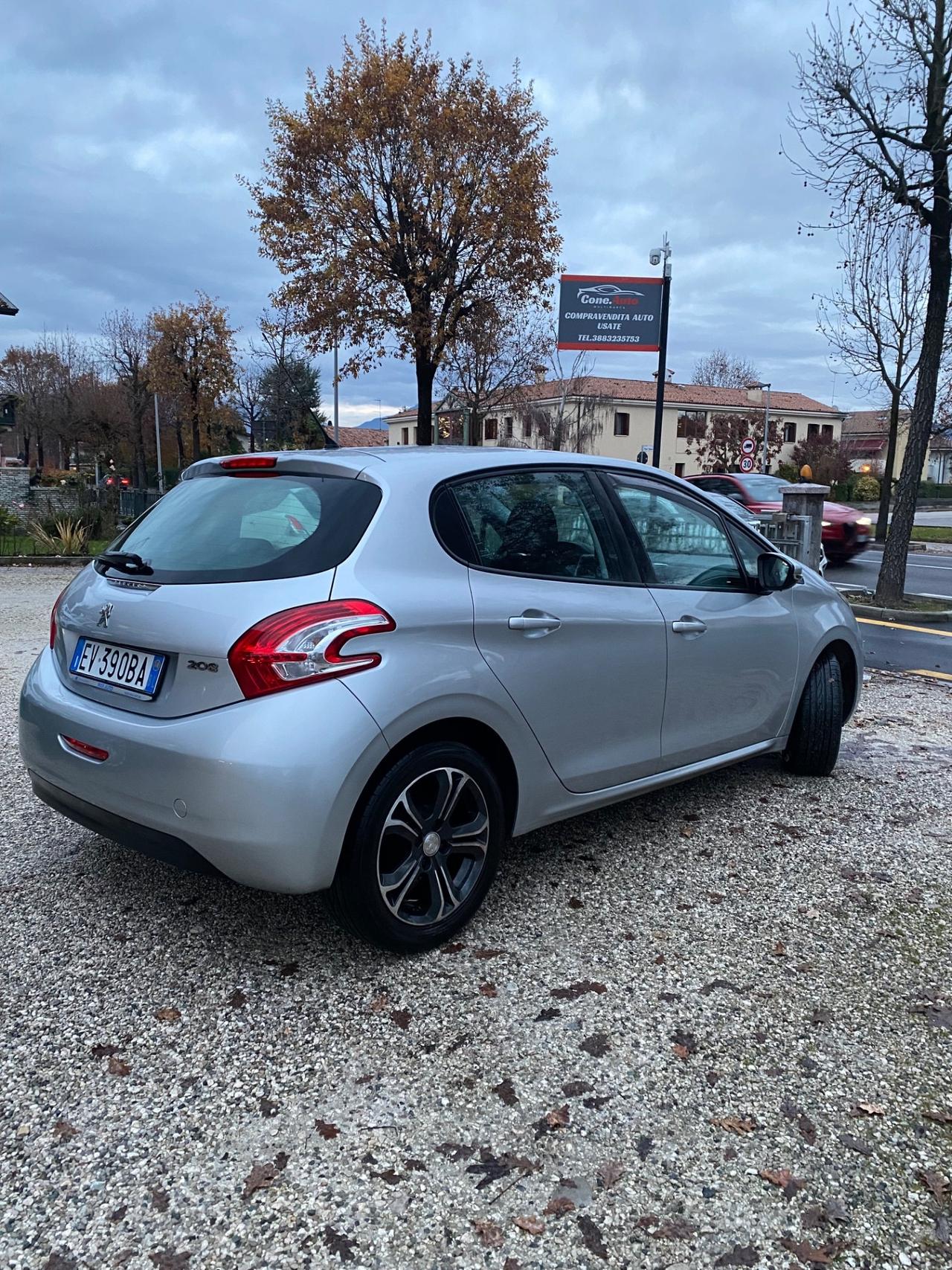 Peugeot 208 PureTech 82 5 porte Allure