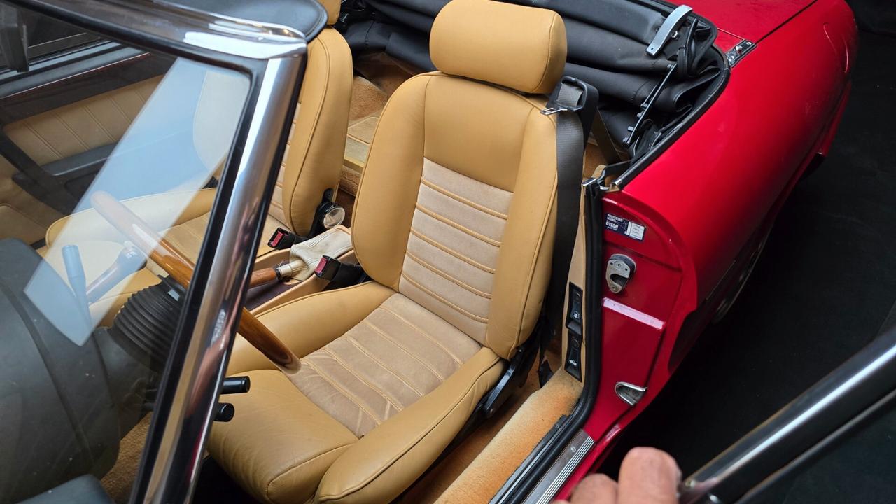 Alfa Romeo Spider 2.0i