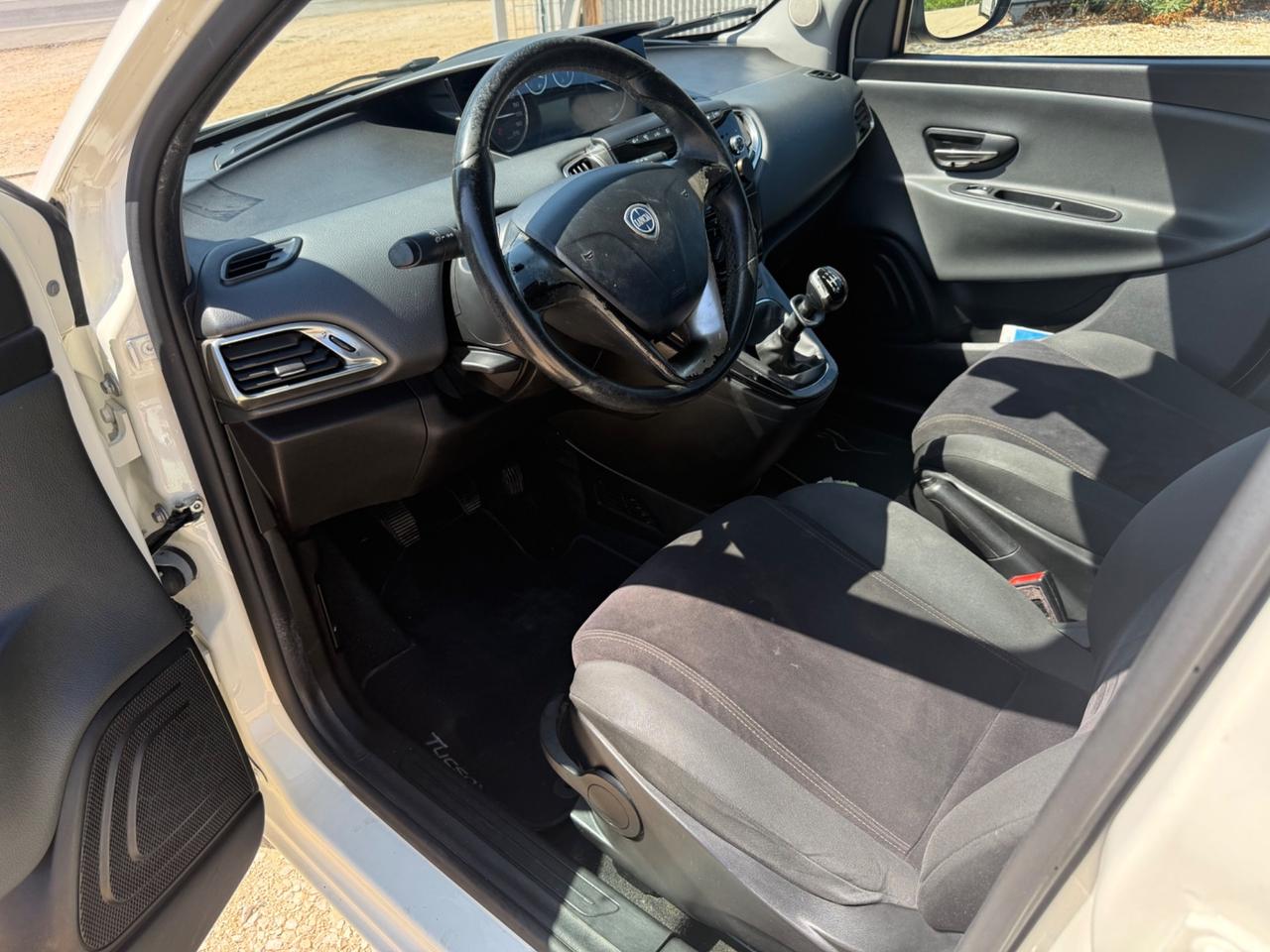 Lancia Ypsilon 1.2 69 CV 5 porte GPL 3.999€