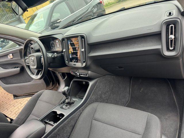 VOLVO XC40 T2 130CV MOMENTUM CORE