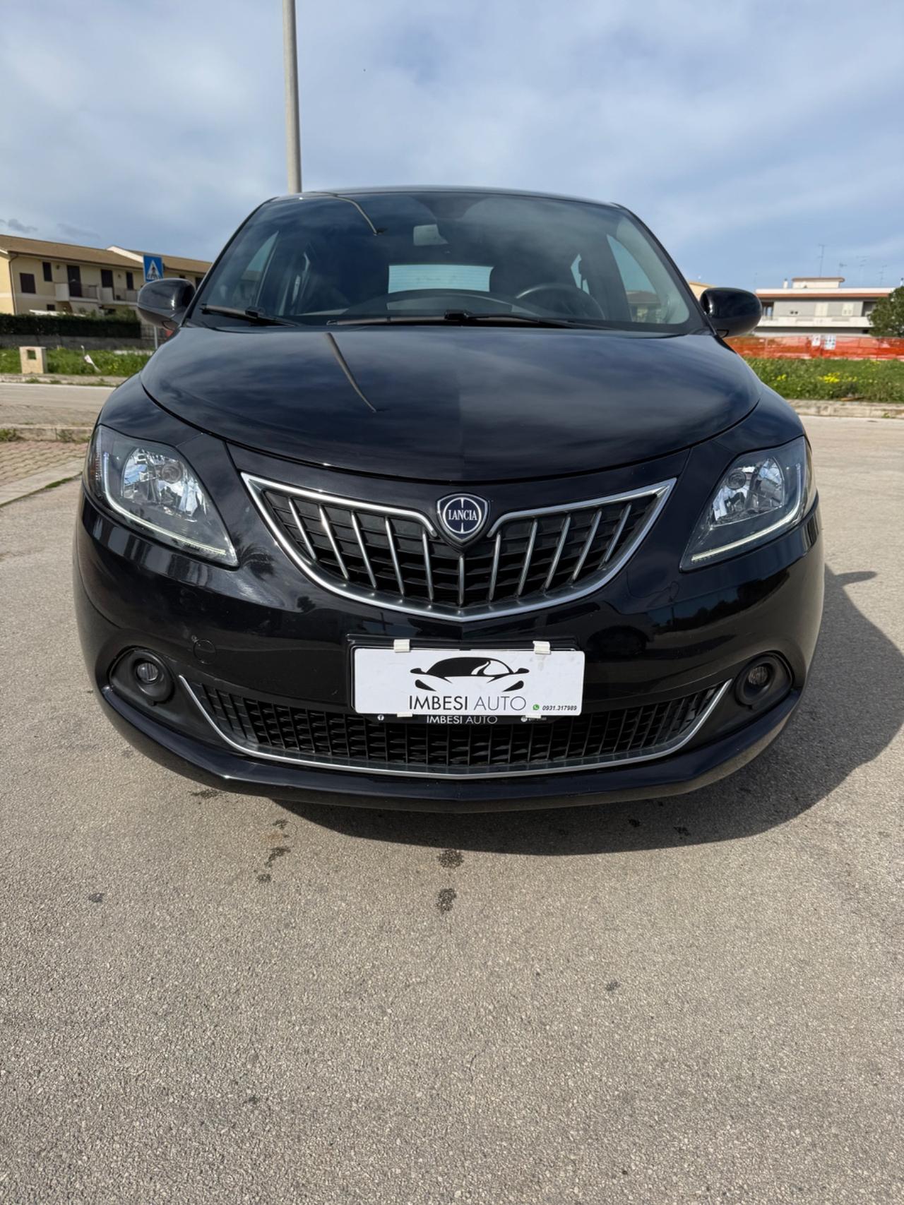 Lancia Ypsilon 1.0 FireFly 5 porte S&S Hybrid Ecochic Silver