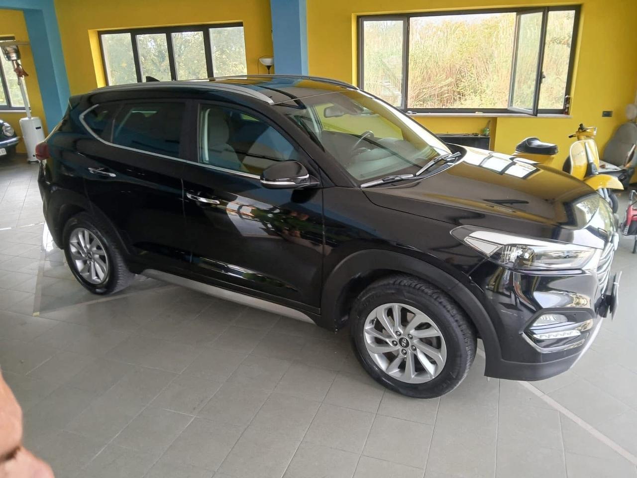 Hyundai Tucson 1.7 CRDi XPossible accetto permute e finanziamenti