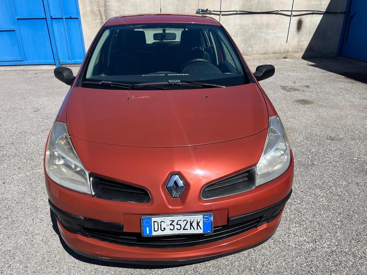 Renault clio 5P-1.2 benz - full -2007