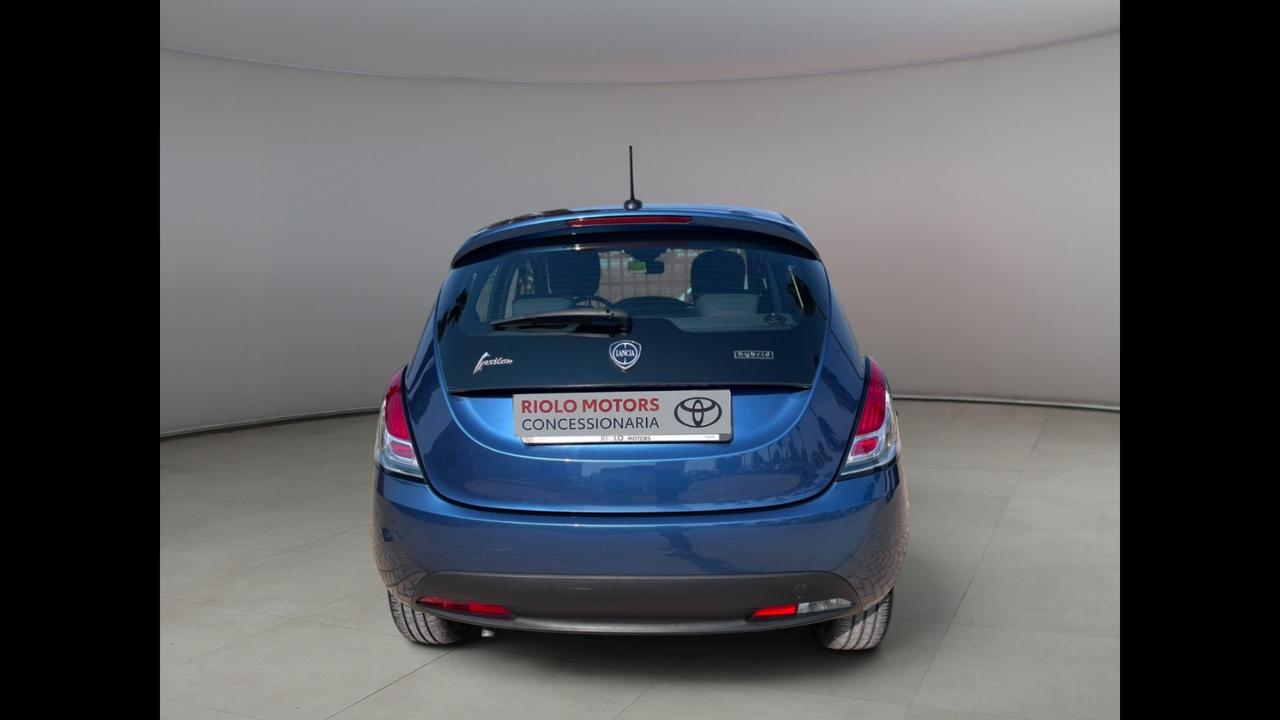 LANCIA Ypsilon III 2021 - Ypsilon 1.0 firefly hybrid Silver s&s 70cv