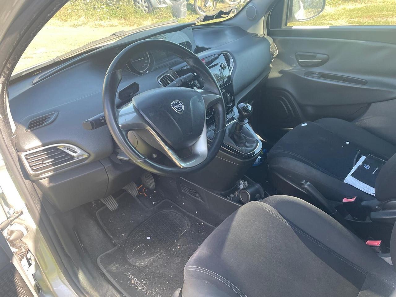 LANCIA YPSILON 3 SERIE 1.2 INCIDENTATA MARCIANTE
