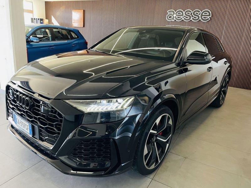 Audi Q8 RS TFSI V8 quattro tiptronic