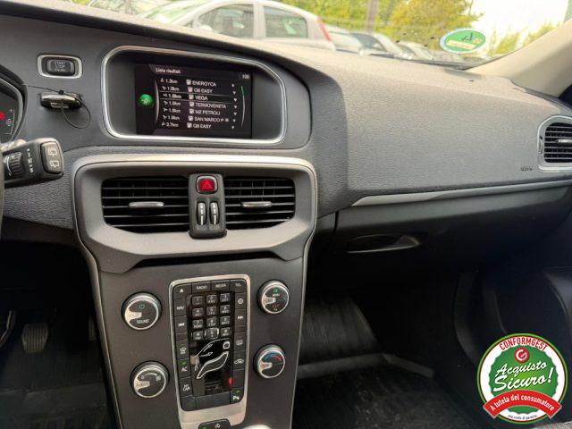 VOLVO V40 D2 Momentum Navi Led