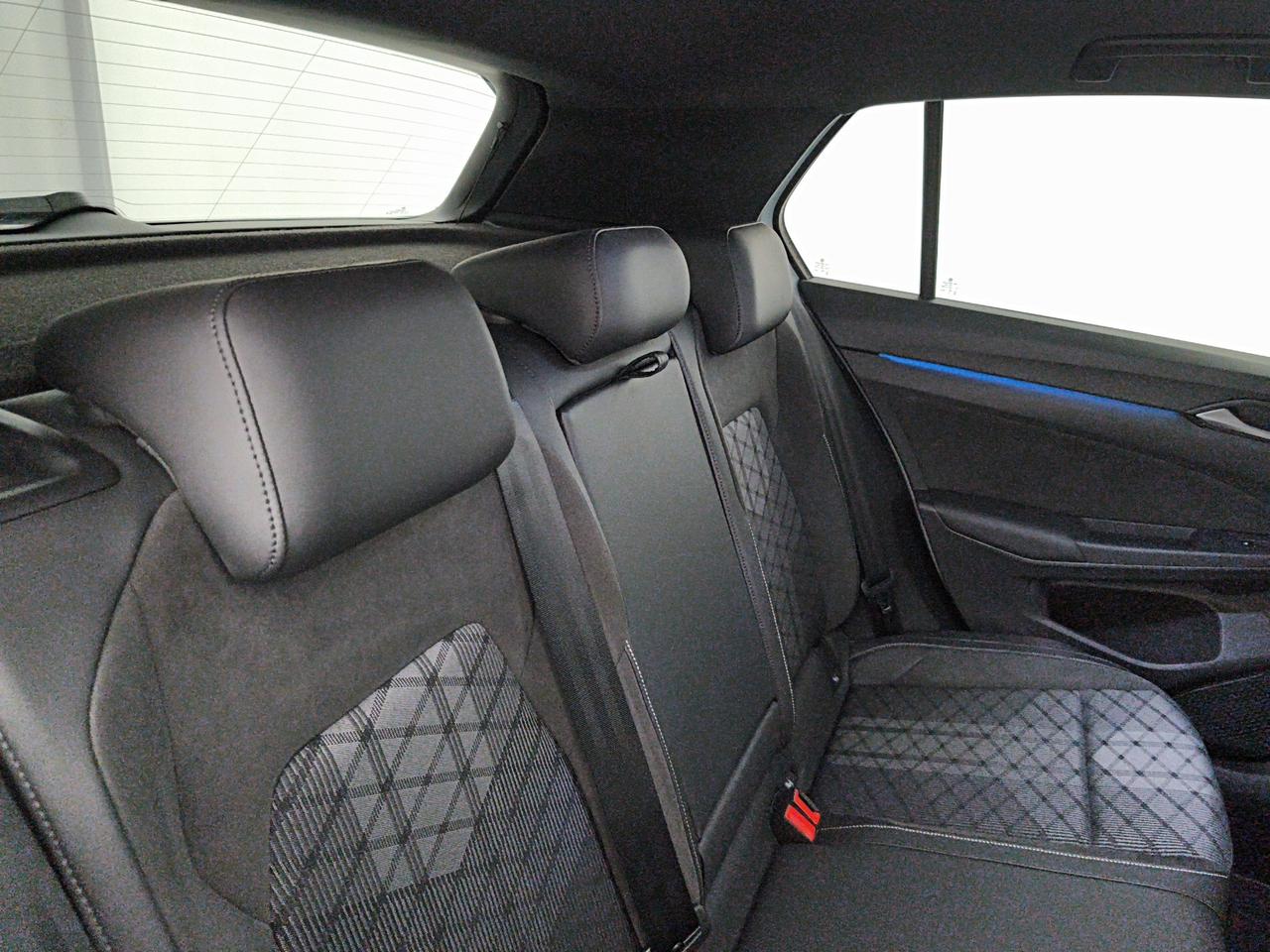 Volkswagen Golf 2.0 tdi R-Line 150cv