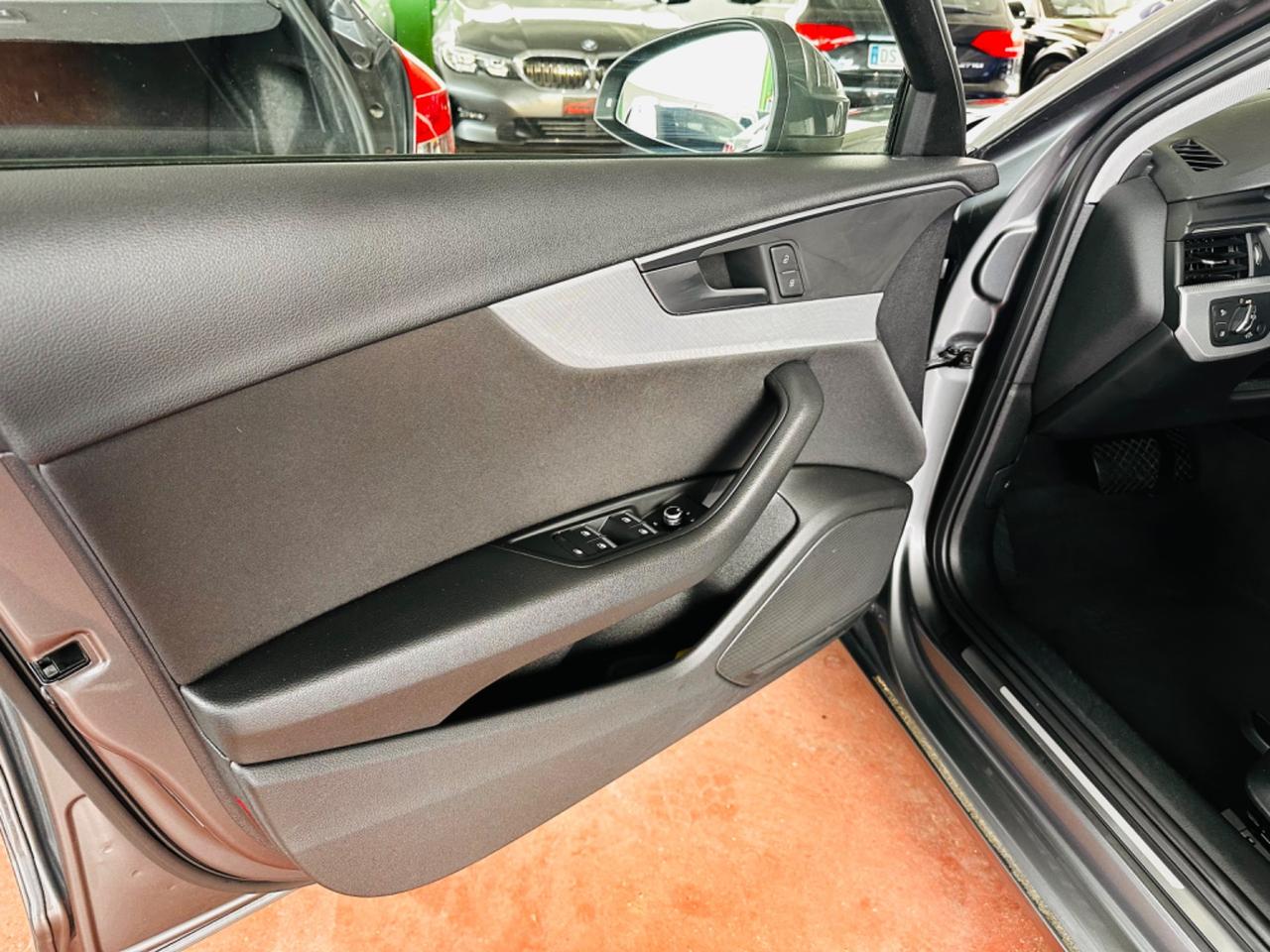 Audi A4 35 TDI 150CV S-Tronic 7Marce F1 S-Line
