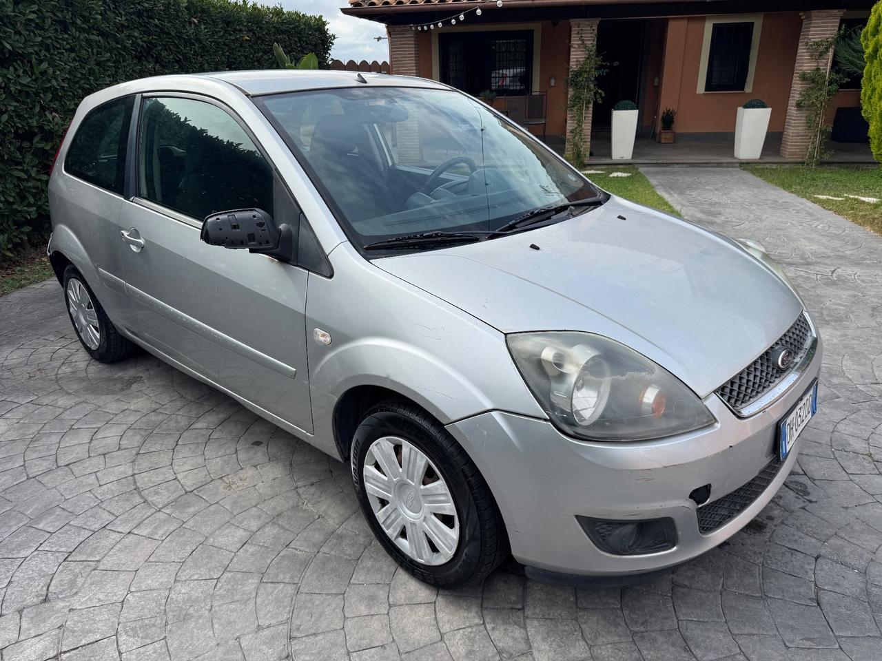 FORD FIESTA 1.2 benzina - POCHI KM - 2008