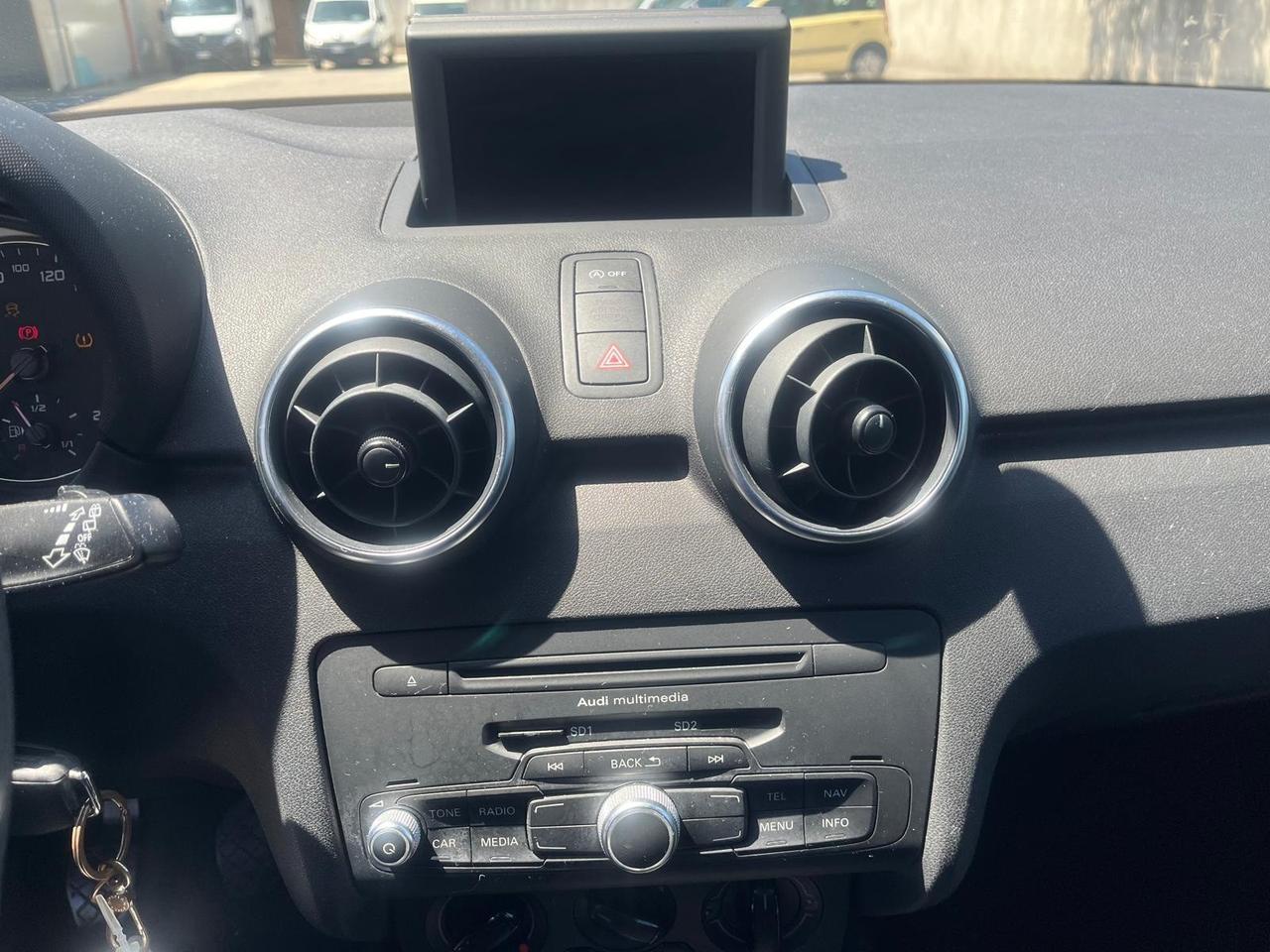 Audi A1 5P-1.6 tdi/90cv-full-2014