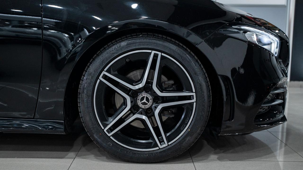 Mercedes-benz A 180 D PREMIUM PLUS AMG TETTO PACK LUCI XENO NAVI FULL