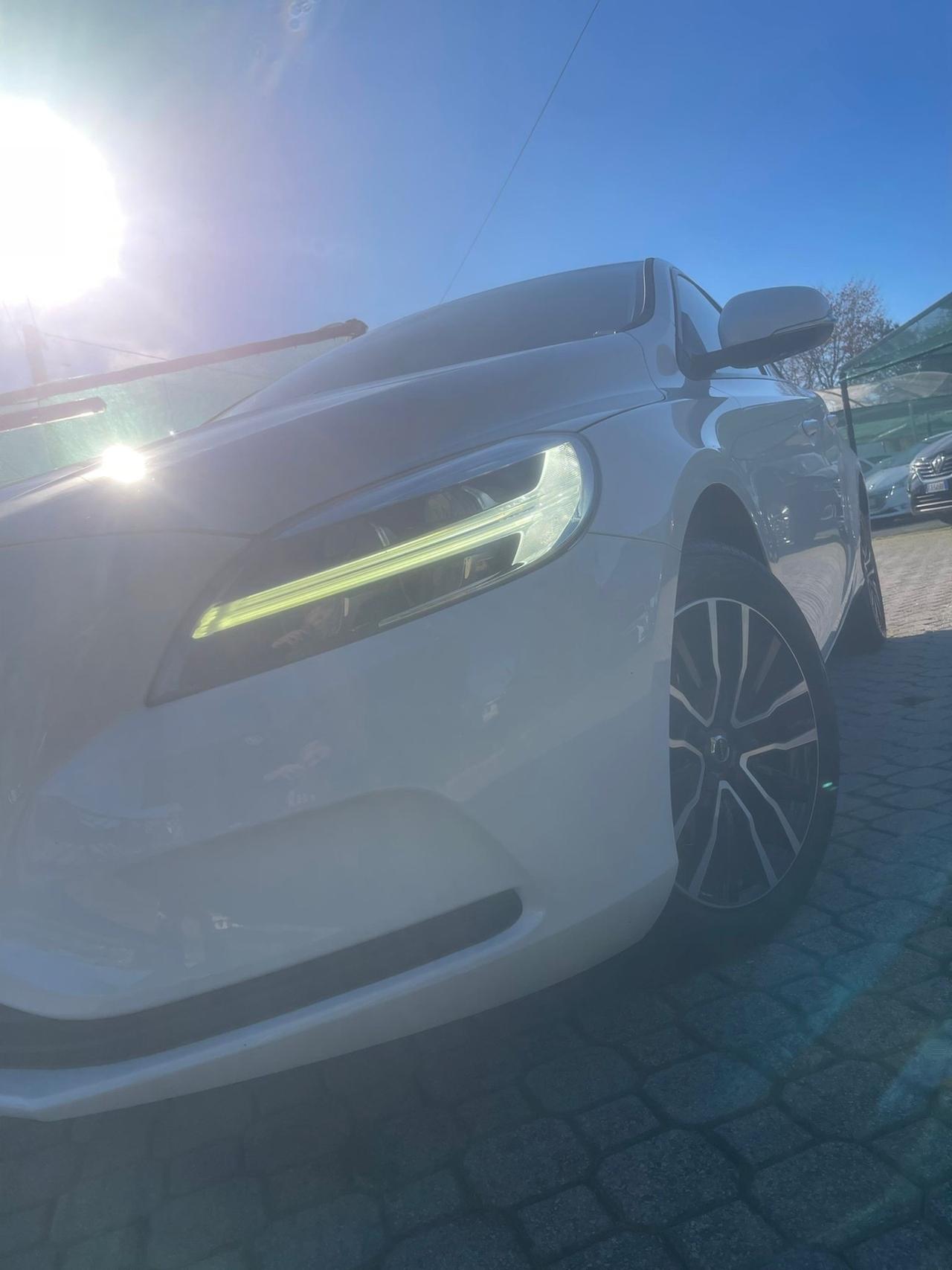 Volvo V40 D2 R-design