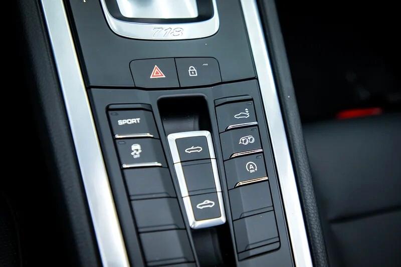 Porsche Boxster 718 2.0 NOLEGGIO LUNGO TERMINE - LEASING FULL INCLUSIVE