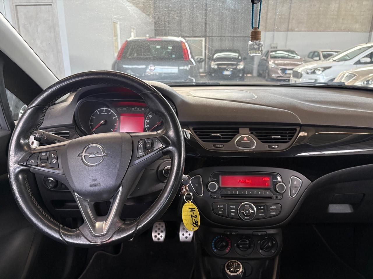 Opel Corsa 1.2 5 porte b-Color