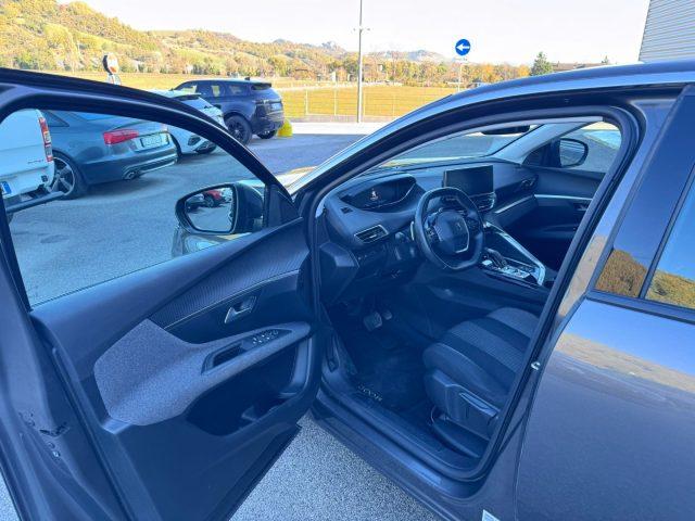 PEUGEOT 3008 130cv EAT8 ALLURE IVA ESPOSTA LEGGE 104