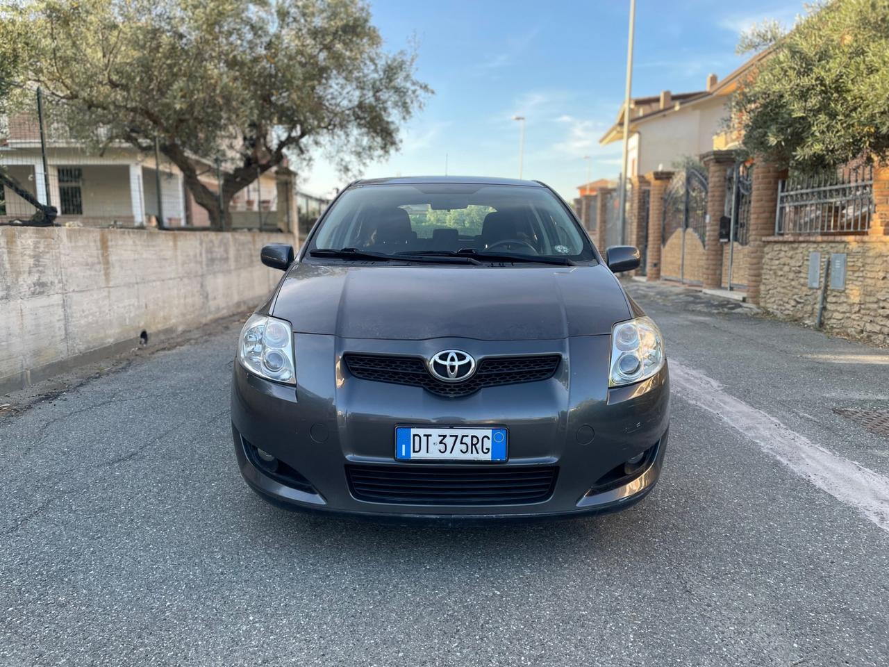 Toyota Auris 1.4 D-4D 5 porte - adatta per neopatentati