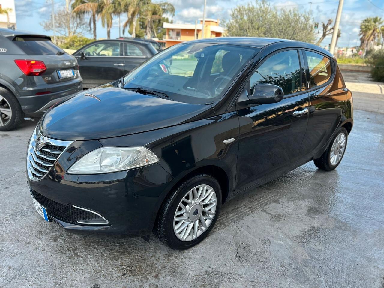 Lancia Ypsilon 1.2 69 CV 5 porte Gold