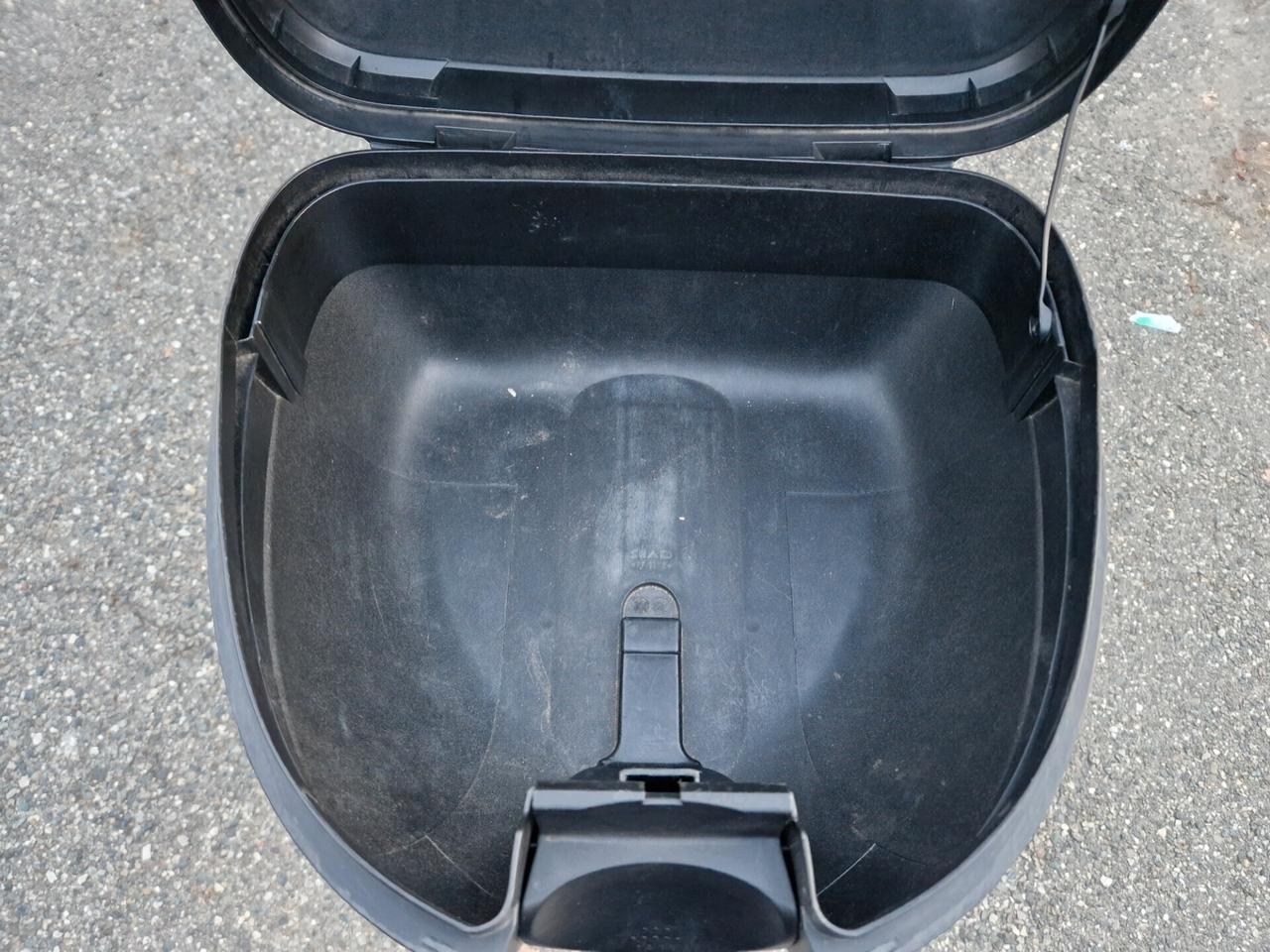 Kymco Agility 200i "SOLO 6.500 km" Parabrezza, Bauletto