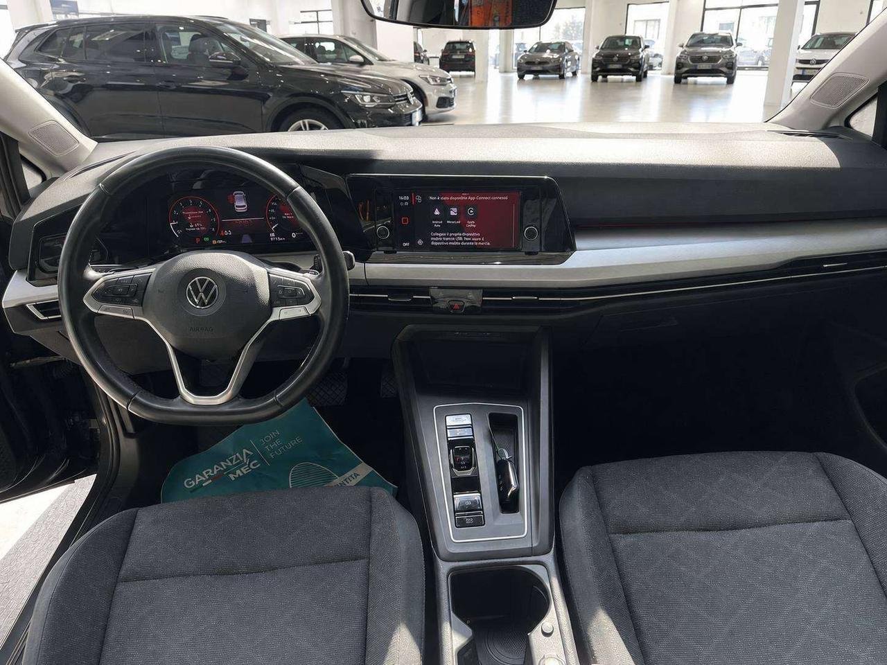 Volkswagen Golf 8 1.0 etsi evo 110CV Life dsg pronta consegna