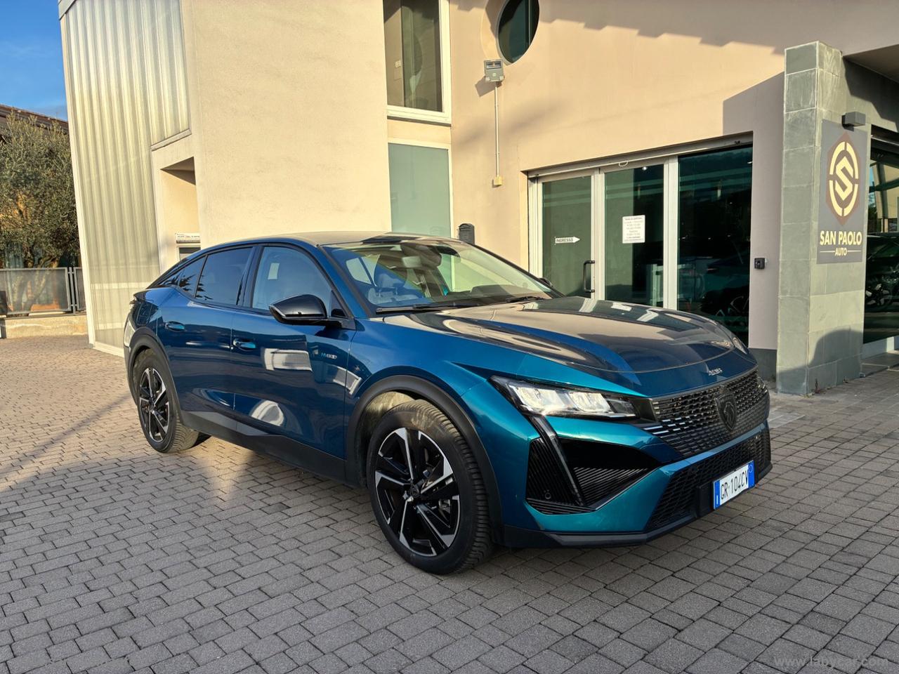 PEUGEOT 408 Hybrid 225 e-EAT8 Allure Pack