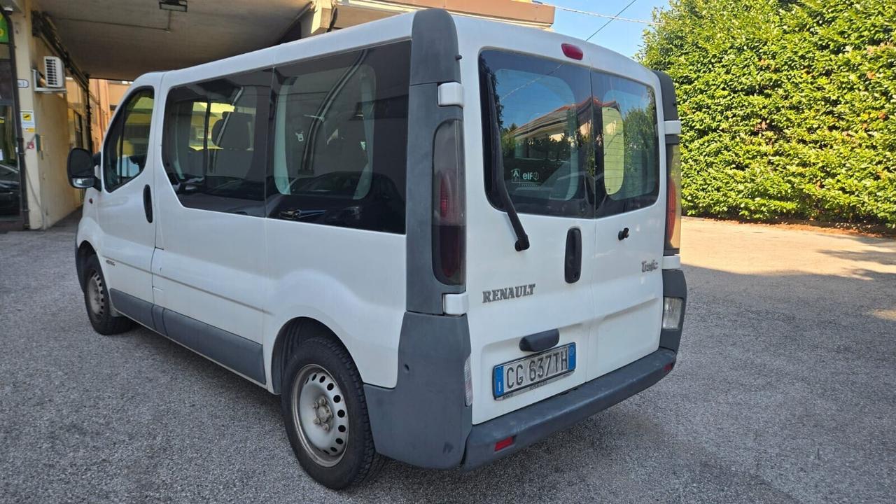 Renault Trafic T29 1.9 dCi/100CV PC-TN Combi