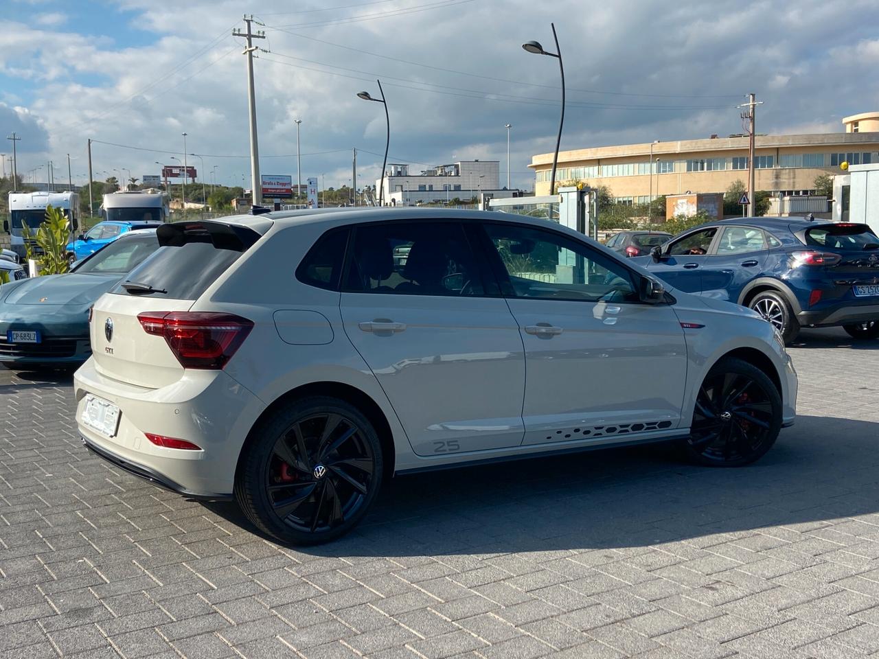 Volkswagen Polo GTI 2.0 tsi dsg KM 0 One of 2500