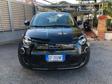 Fiat 500 Icon Berlina 42kw/h full opt. tetto panoramico